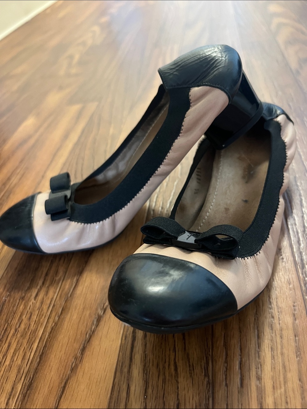 Salvatore Ferragamo Two-Tone Black and Beige Leather Ballet Flats with Bow